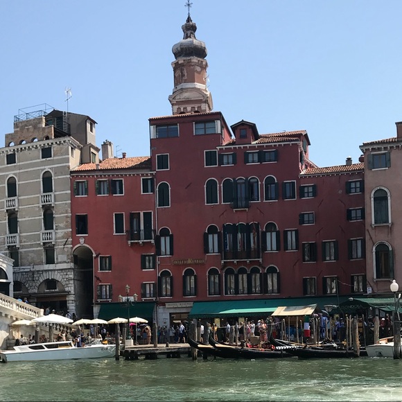 Meet your Posher, Angela - Picture 1 of 1